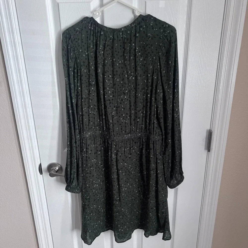Cloth & Stone Olive Green Abstract Print Elastic Waist Long Sleeve Mini Dress‎ M